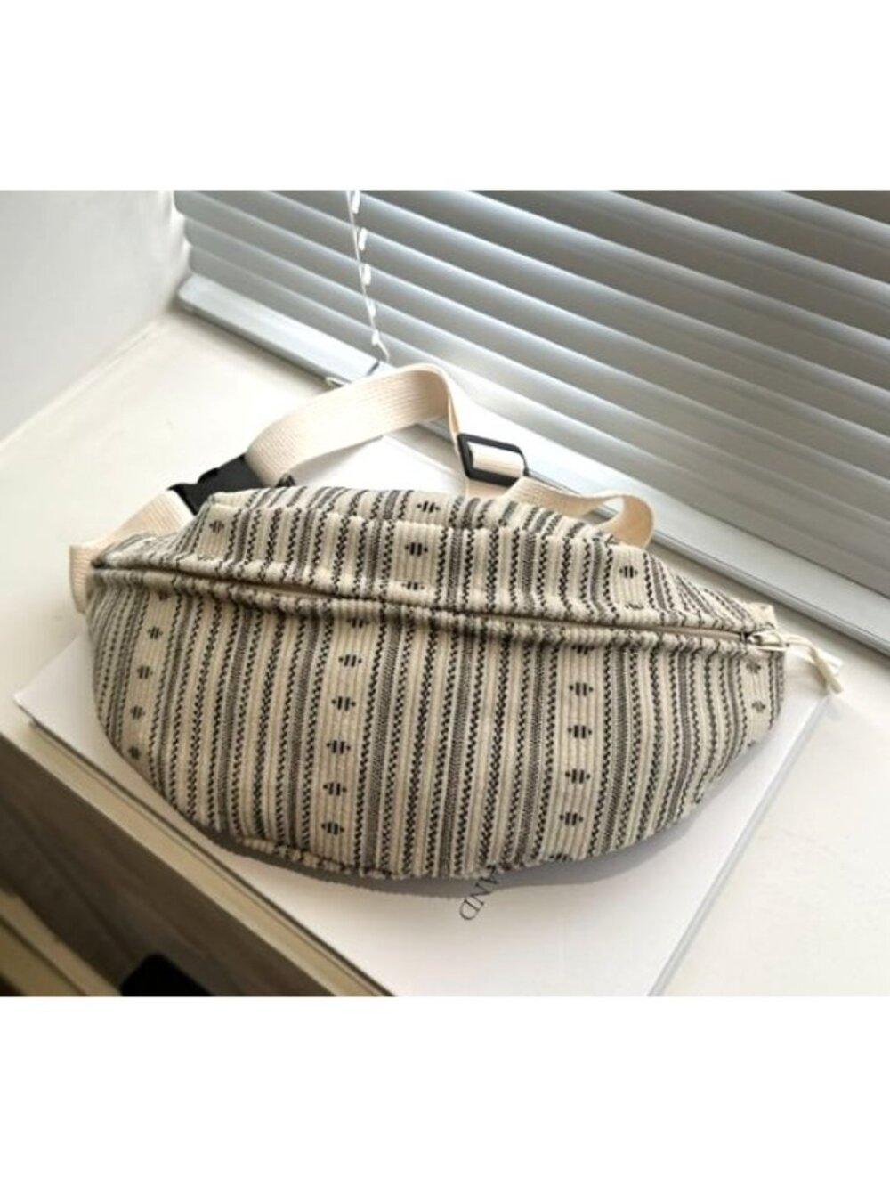 White & Black Striped Canvas Crossbody Fanny Pack Waist Bag With Adjustable Stra - Picture 2 of 5